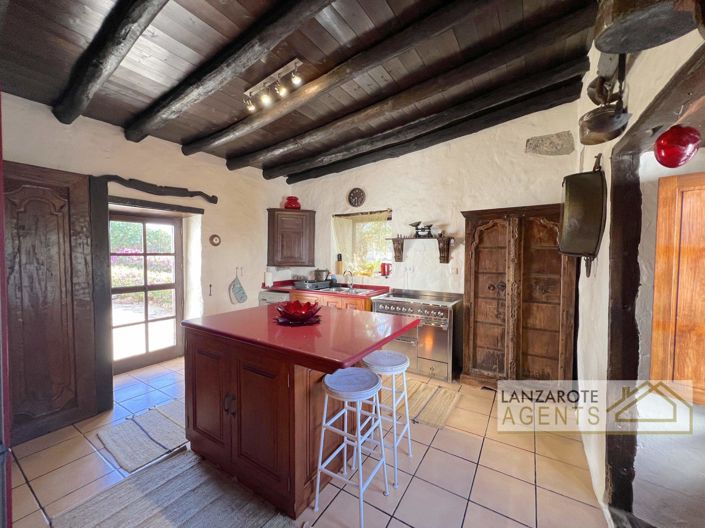 Image No.8-5 Bed Villa for sale