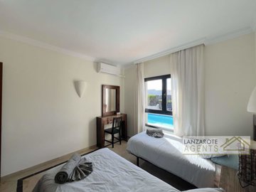 9b0a7128-1854-bba0-afea-6a27f63ac3d8