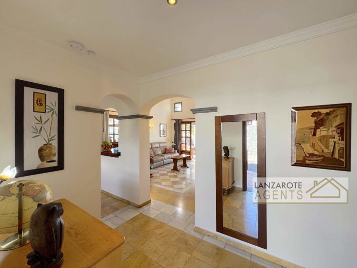 Image No.10-2 Bed Villa for sale