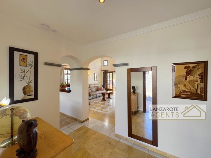 Image No.10-2 Bed Villa for sale