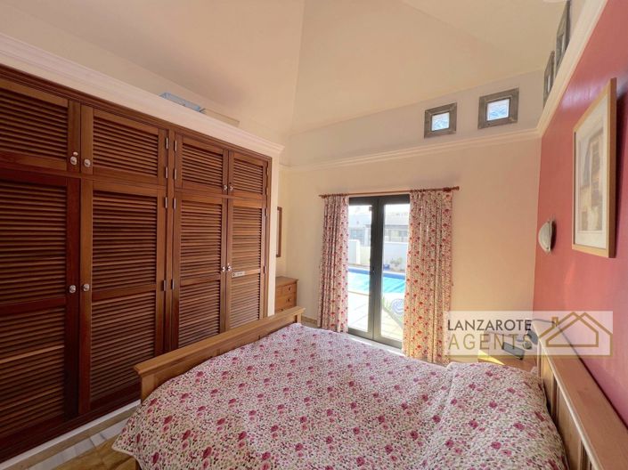 Image No.12-2 Bed Villa for sale