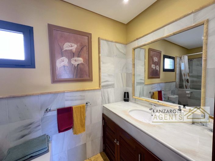 Image No.18-2 Bed Villa for sale