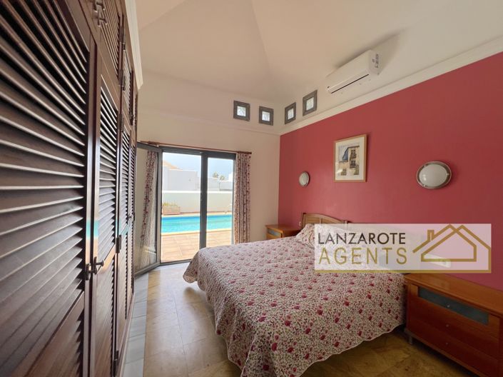Image No.18-2 Bed Villa for sale