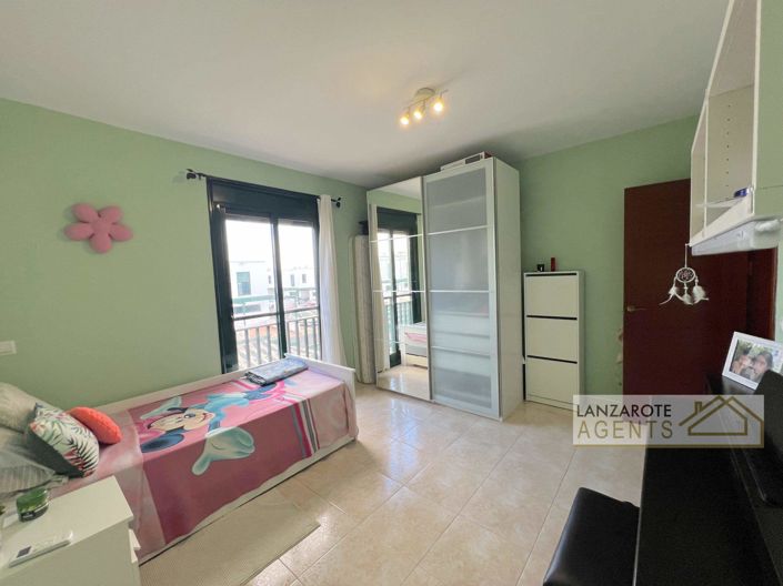 Image No.17-3 Bed House for sale