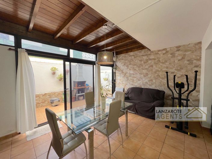 Image No.8-3 Bed House for sale