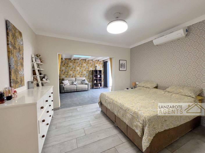 Image No.10-4 Bed Villa for sale