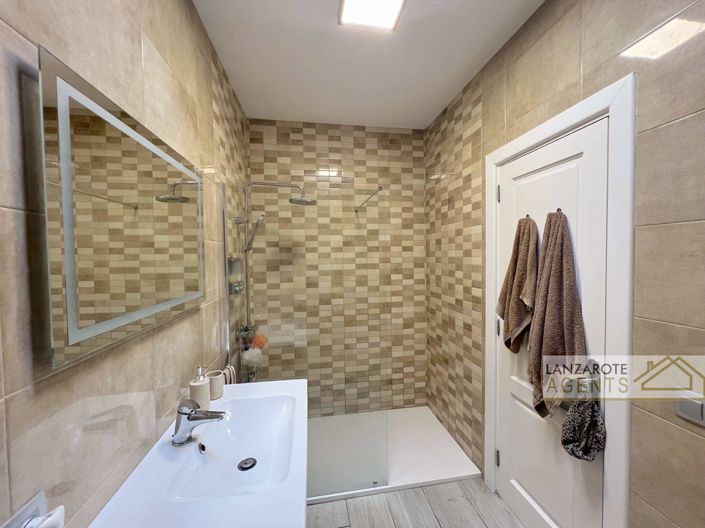 Image No.15-4 Bed Villa for sale