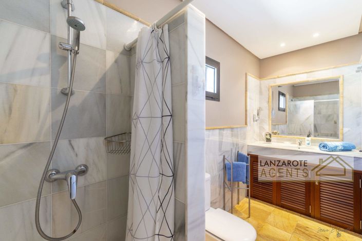 Image No.12-3 Bed Villa for sale