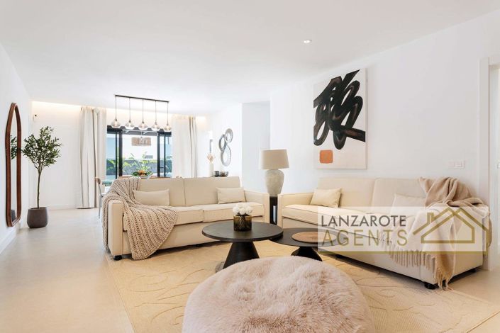 Image No.2-Villa de 4 chambres à vendre à Playa Blanca