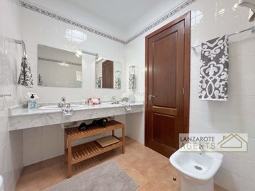 0a531528-2f7d-c83b-6cfc-4795f47659f3