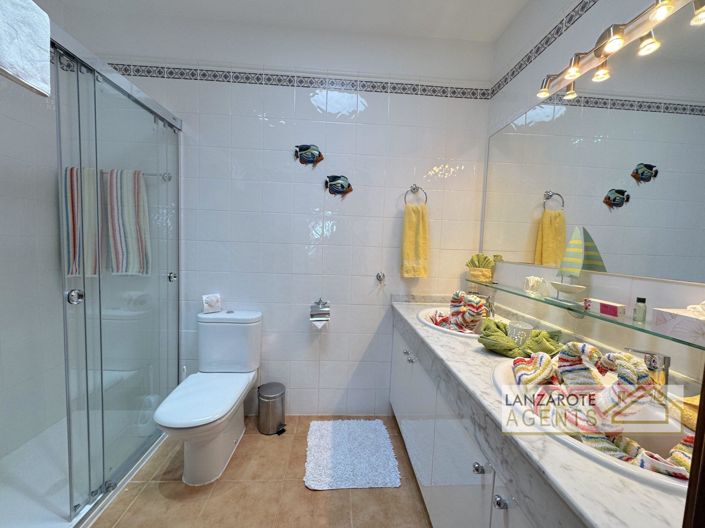 Image No.15-3 Bed Villa for sale