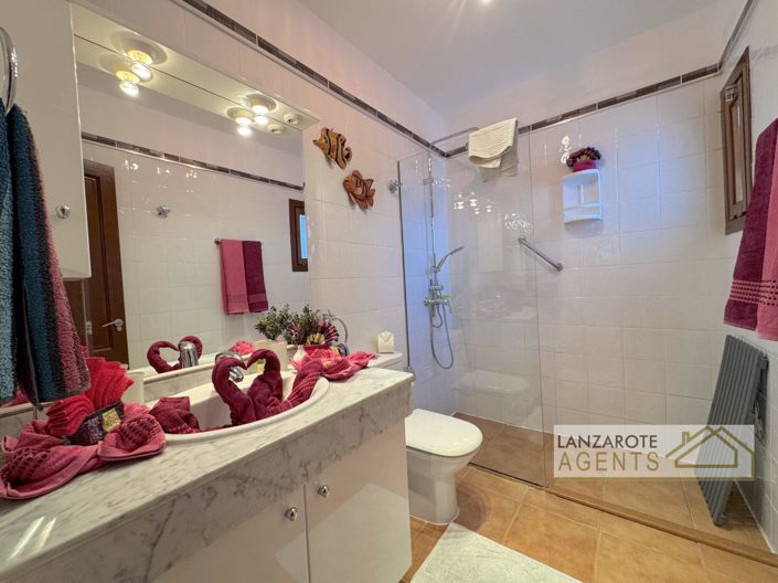 Image No.20-3 Bed Villa for sale