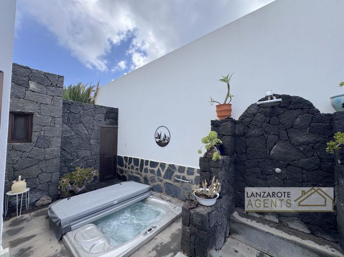 Image No.29-3 Bed Villa for sale