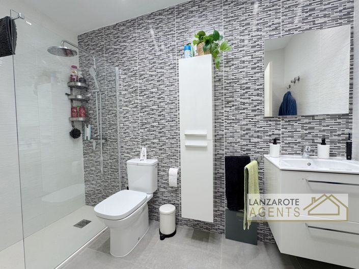 Image No.12-3 Bed Villa for sale