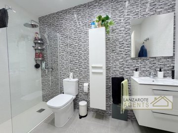 56cef2f5-c0a5-4ec4-4114-02eac33bfcce