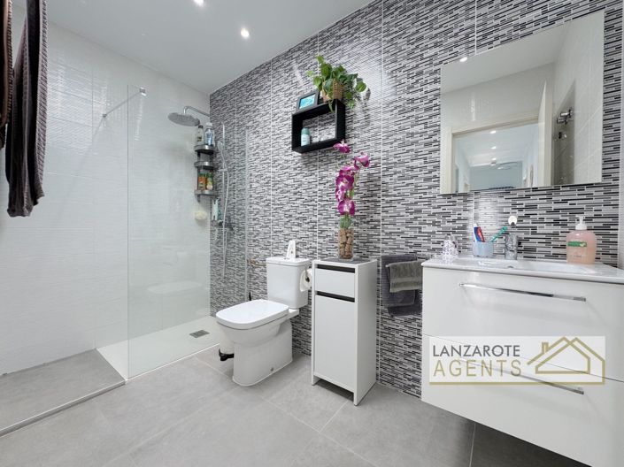 Image No.18-3 Bed Villa for sale