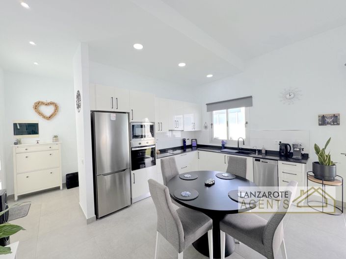 Image No.6-3 Bed Villa for sale