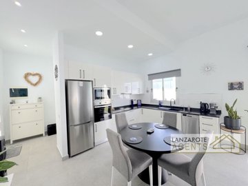 fa123dcd-208f-c5df-e54a-1f984cada6a9