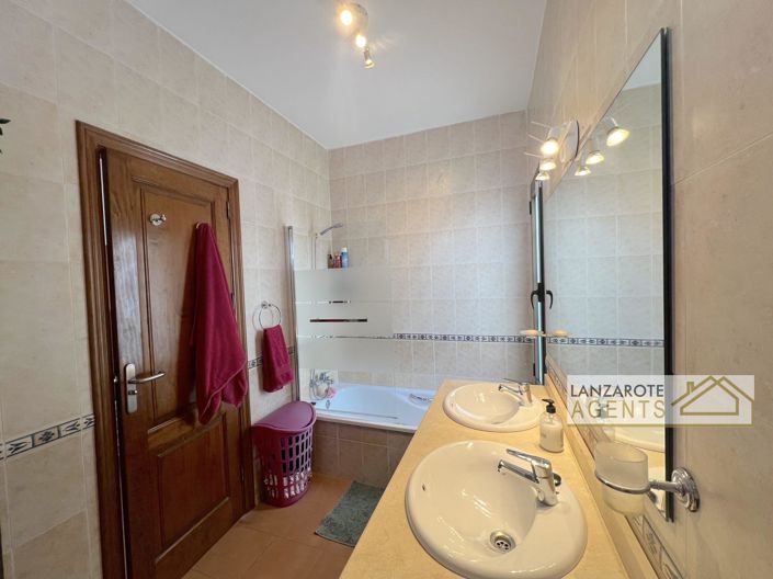 Image No.16-3 Bed Villa for sale