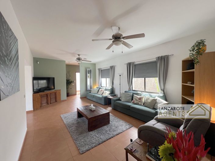 Image No.2-3 Bed Villa for sale