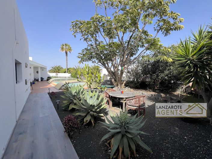 Image No.24-3 Bed Villa for sale