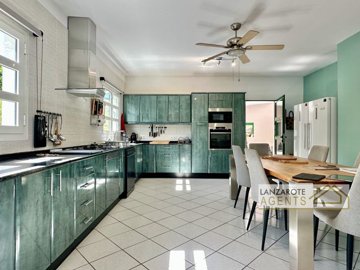 b2a1a040-c2ad-5b27-136f-33c7466d453d