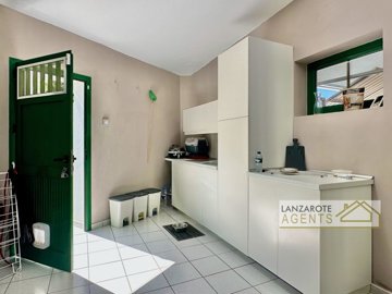 927c31c8-d453-b138-57d8-0ac13602affa