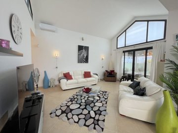 58d6da83-a25a-9809-4c1b-a94f264394a9