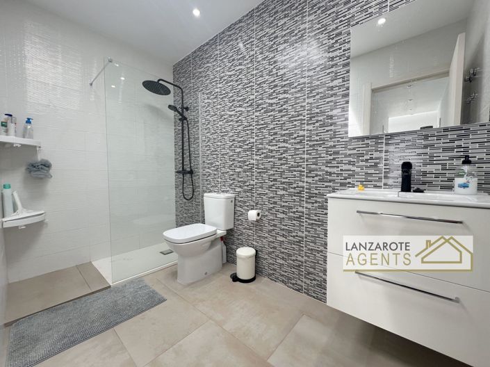 Image No.17-3 Bed Villa for sale