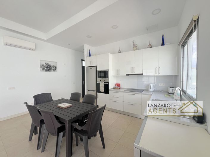 Image No.2-3 Bed Villa for sale