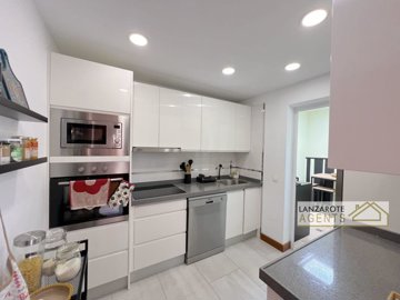 742e9551-84de-e39d-a233-414b3928fa7f