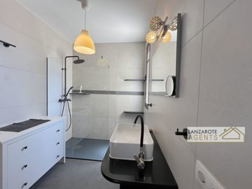 b420b533-f064-2d93-9400-524261f73391