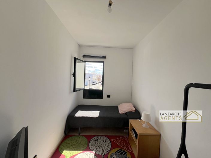 Image No.18-3 Bed House for sale