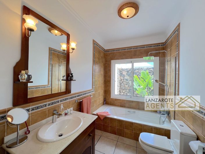 Image No.21-3 Bed Villa for sale