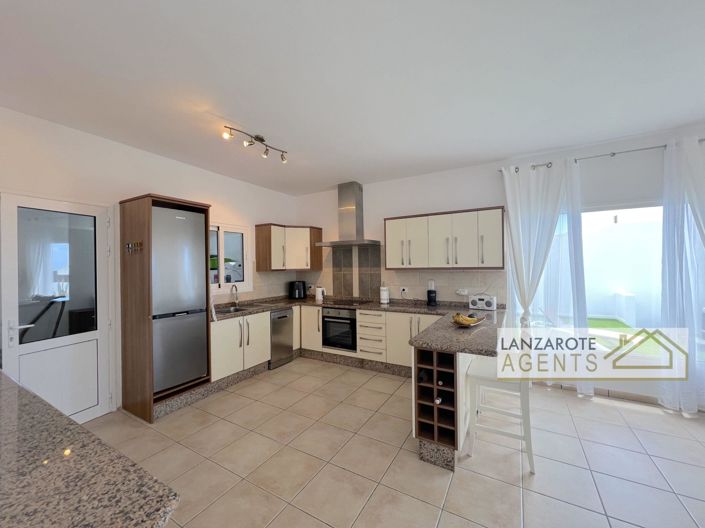 Image No.6-3 Bed Villa for sale