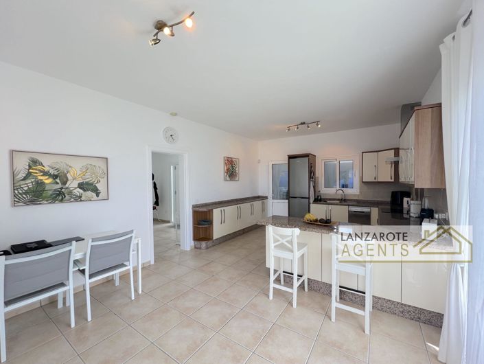 Image No.7-3 Bed Villa for sale