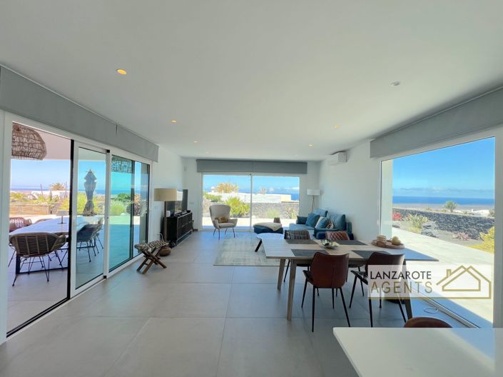 Image No.2-4 Bed Villa for sale