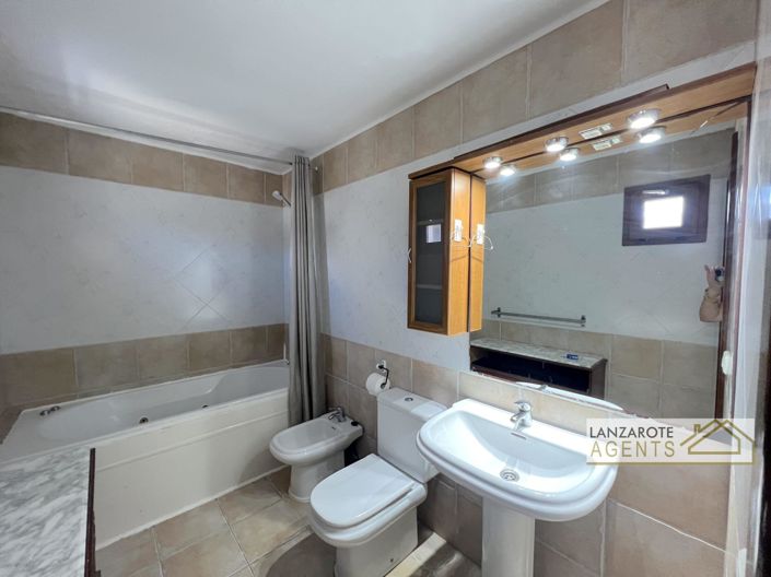Image No.28-5 Bed Villa for sale