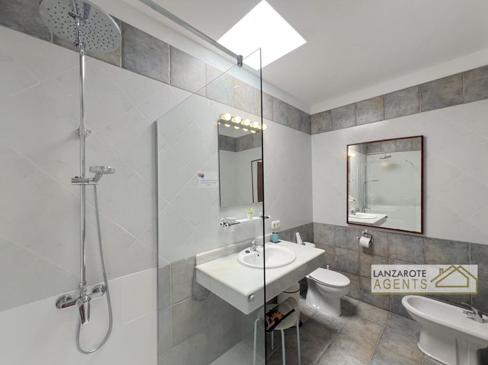 Image No.9-5 Bed Villa for sale