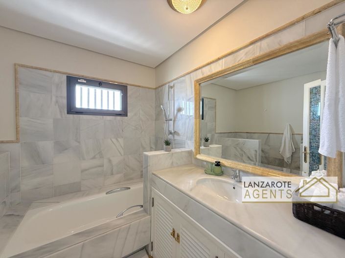 Image No.16-3 Bed Villa for sale