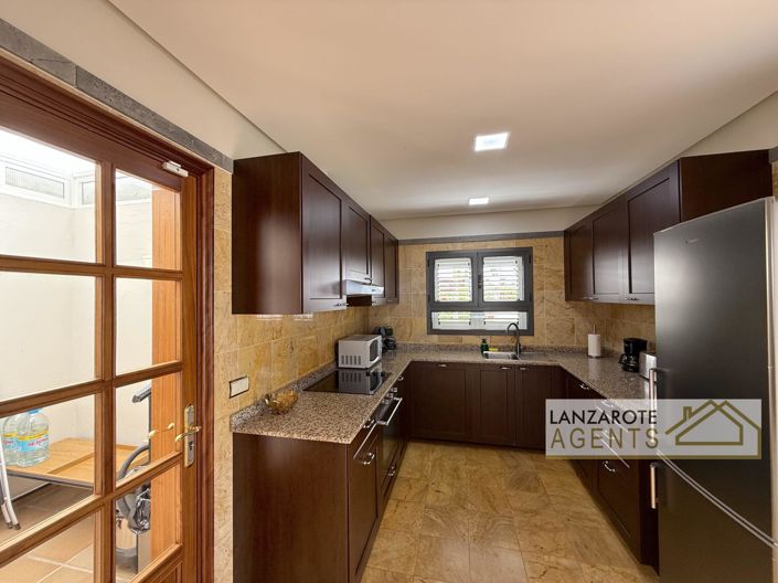 Image No.8-3 Bed Villa for sale
