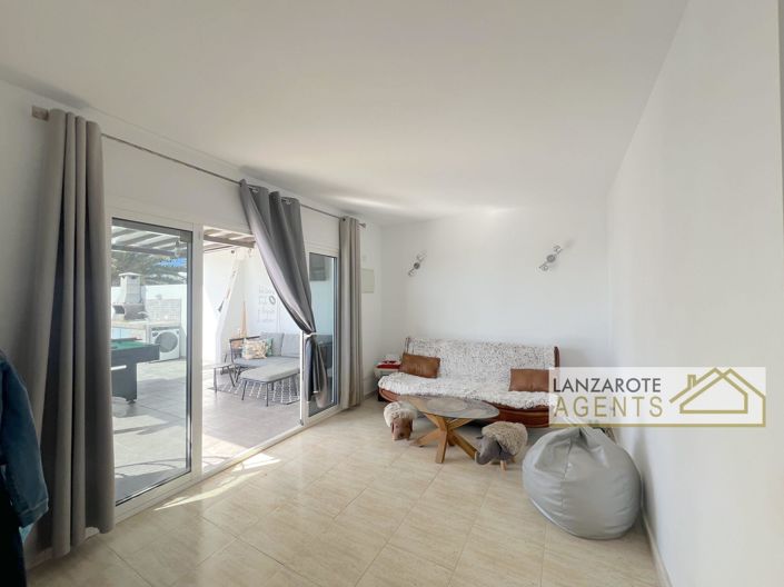 Image No.2-4 Bed Villa for sale