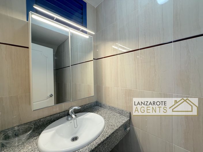 Image No.7-2 Bed House for sale