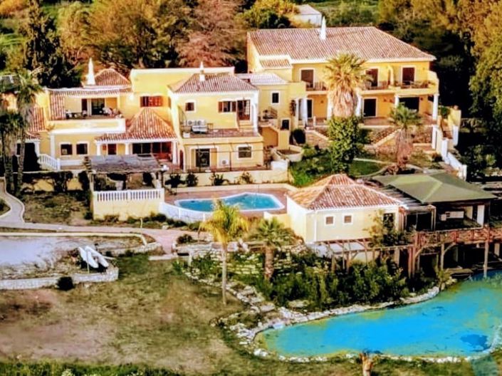 Image No.1-12 Bed House for sale