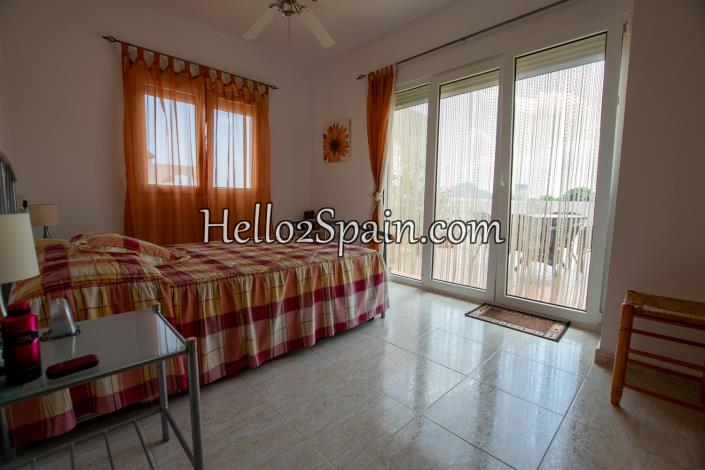 Image No.25-3 Bed Townhouse for sale