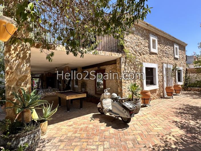 Image No.2-4 Bed Villa / Detached for sale