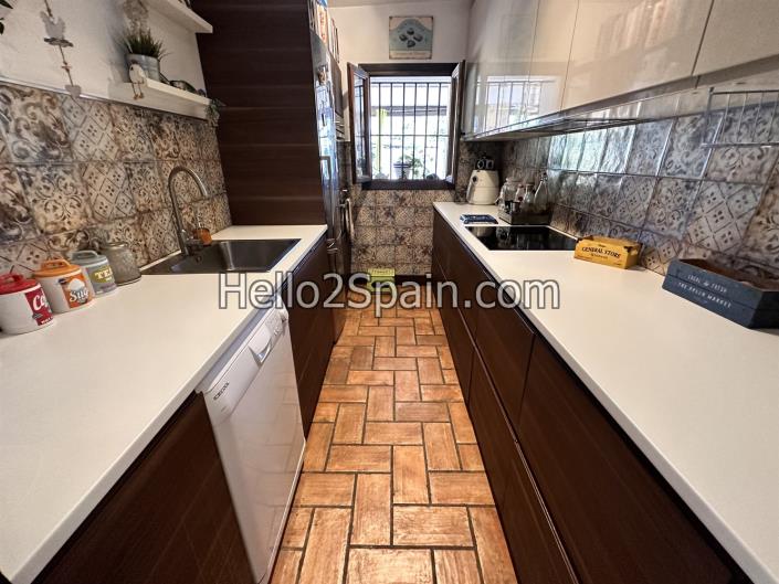 Image No.10-4 Bed Villa / Detached for sale