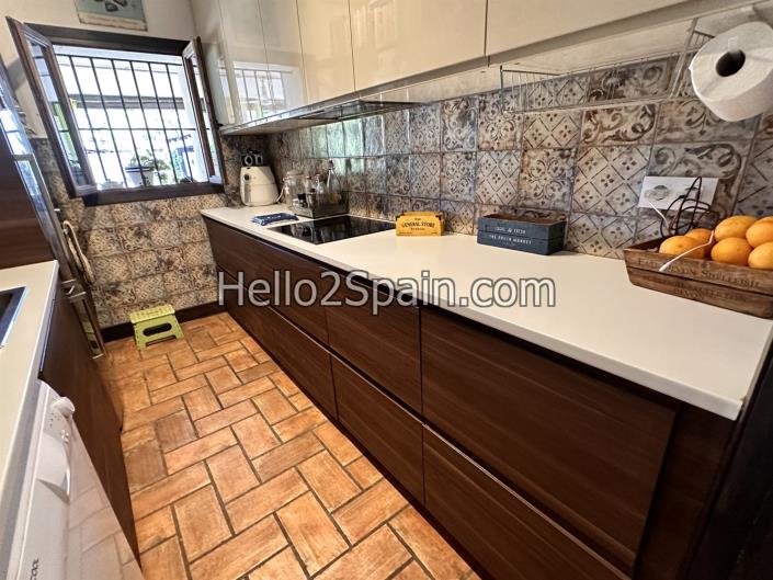 Image No.11-4 Bed Villa / Detached for sale