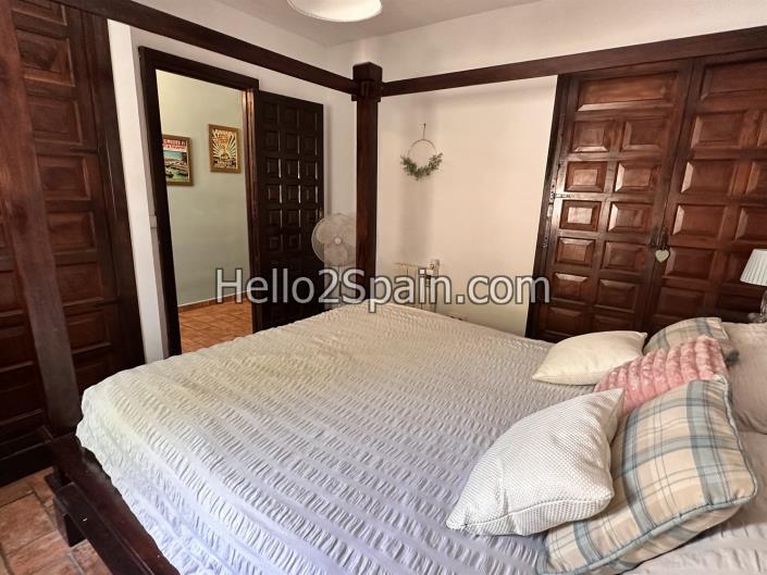 Image No.12-4 Bed Villa / Detached for sale