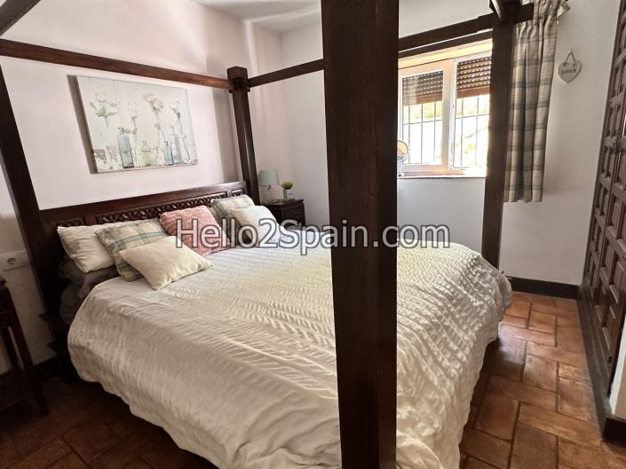 Image No.13-4 Bed Villa / Detached for sale